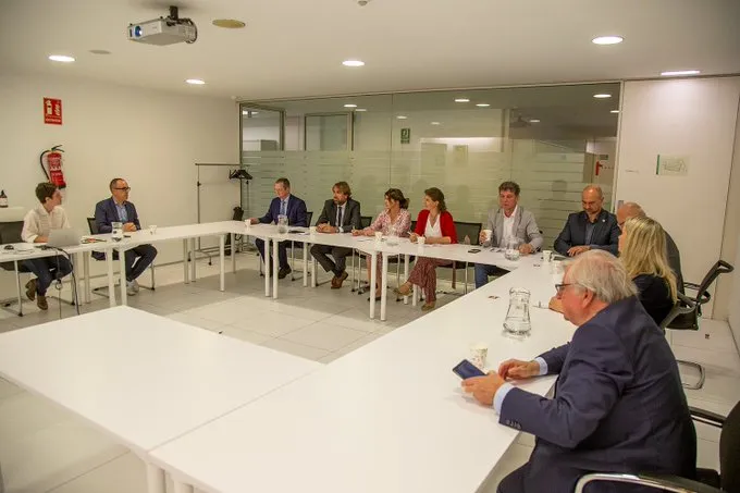 FOTO REUNIÓ DELEGACIÓ REP. TXECA